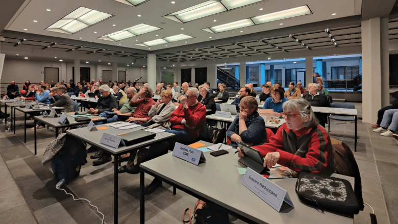 Volles Haus bei der Debatte um die Hauptfeuerwache Volles Haus bei der Debatte um die Hauptfeuerwache