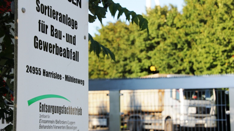 Eingang zur Mülldeponie in Harrislee Eingang zur Mülldeponie in Harrislee
