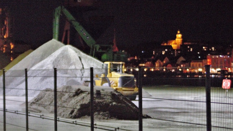 Schüttgüter am Hafen Ost