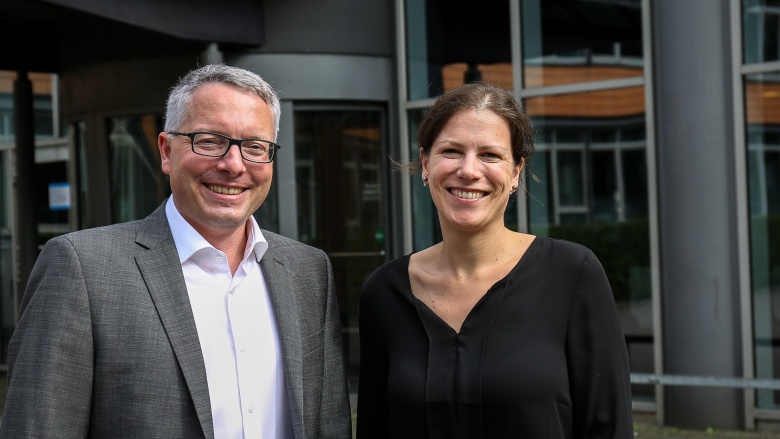 CDU-Fraktionsvorsitzender Arne Rüstemeier mit Staatssekretärin Kristina Herbst