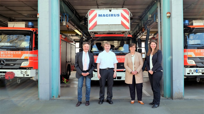 Vor der alten Fahrzeughalle der BF Flensburg Vor der alten Fahrzeughalle der BF Flensburg