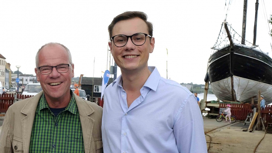 Flensburgs Stadtpräsident Hannes Fuhrig mit CDU-Mitarbeiter Felix Müller
