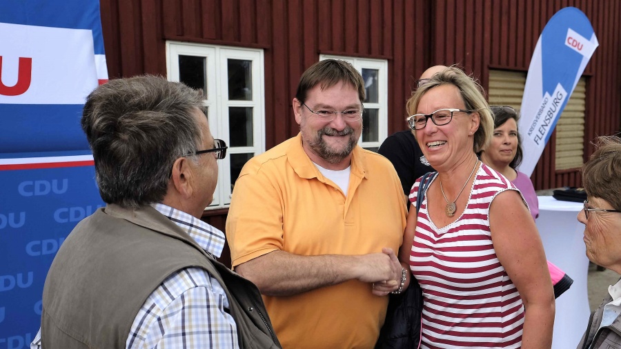 Bundestagsabgeordnete Petra Nicolaisen mit dem Ratsherrn Jan to Baben