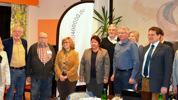 Die Mitglieder von CDU-Fraktion und Elternbeirat der Mürwiker Werkstätten im Wohnheim Treeneweg