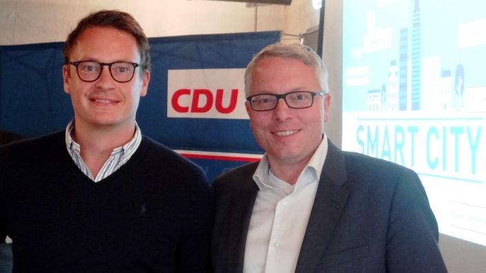 Start-up-Unternehmer Finn Age Hänsel und CDU-Vorsitzender Arne Rüstemeier